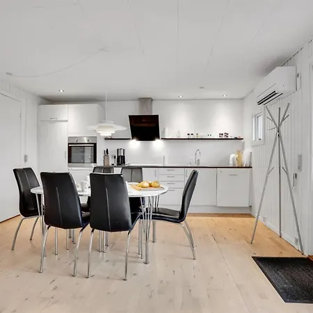 Holiday home Esther - 700m From The Sea By Interhome *